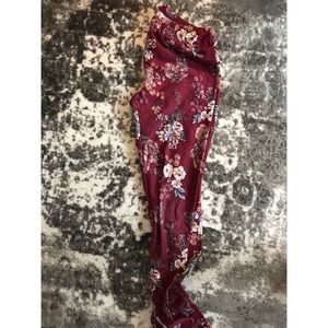 Super Soft Floral Leggings. Think Spring 🌸